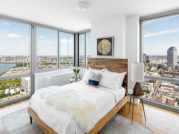 4615 Center Blvd APT 1206
