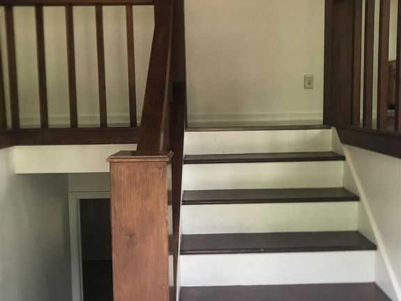 3rd image of 161 Cross Keys Ct