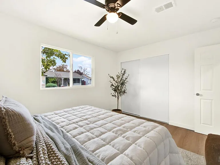 6610 Oak Leaf Ct — Photo 24