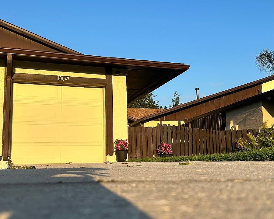 1st image of 10047 Brightfield Ct