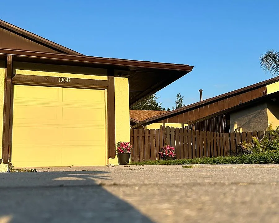 10047 Brightfield Ct