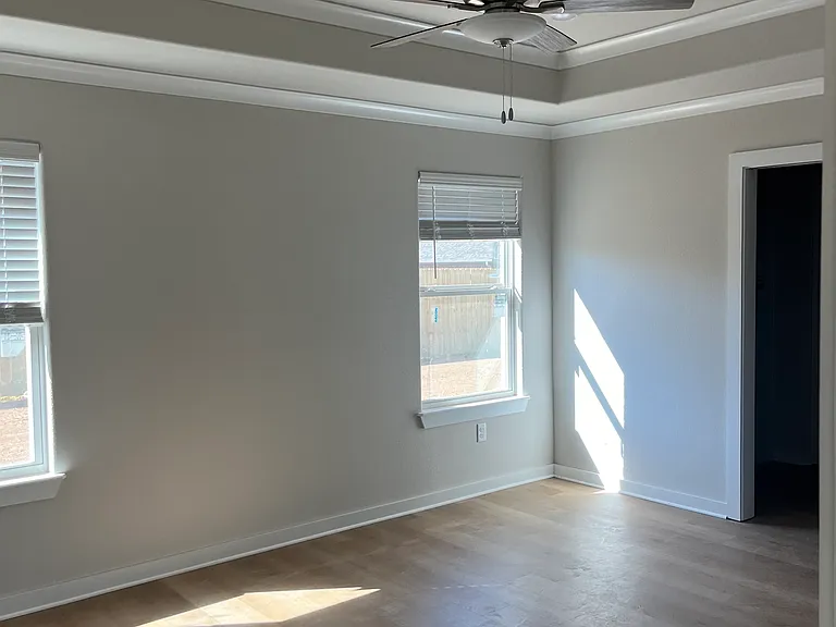 1109 Greendale Ave — Photo 6