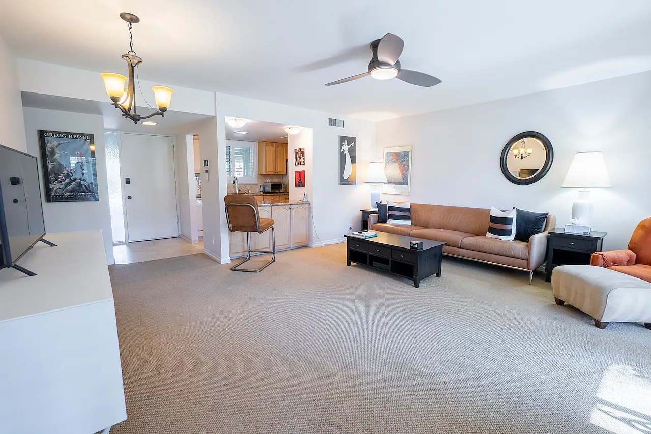 2 bed, 1000 sqft, $2,500 — Photo 2