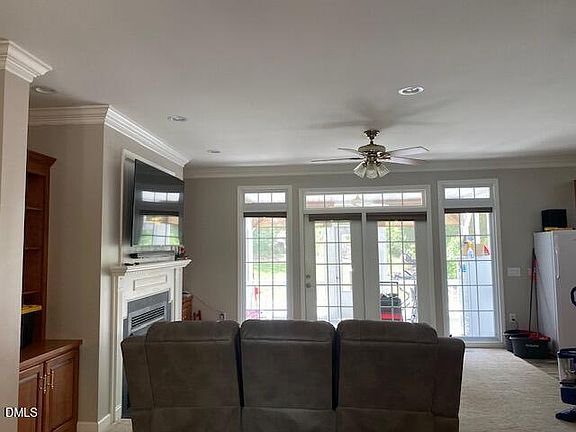 4th image of 176 S Chaucer Way