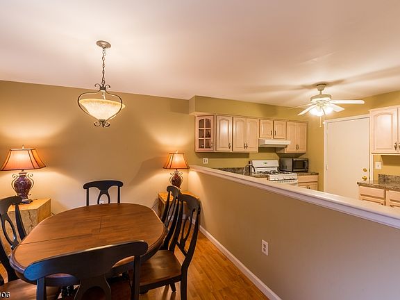 5th image of 161 Beckett Pl