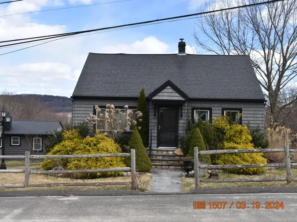 60 Old Colonial Road, Watertown, CT 06779