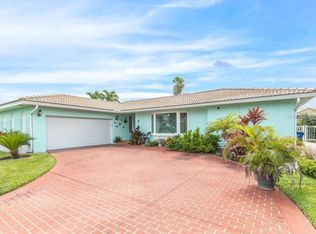 12120 4th St E, Treasure Island, FL 33706