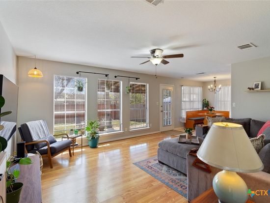 1809 Pearce Ct, San Marcos, TX 78666