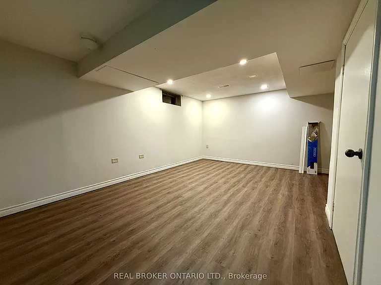 93 Melanie Cres — Photo 29