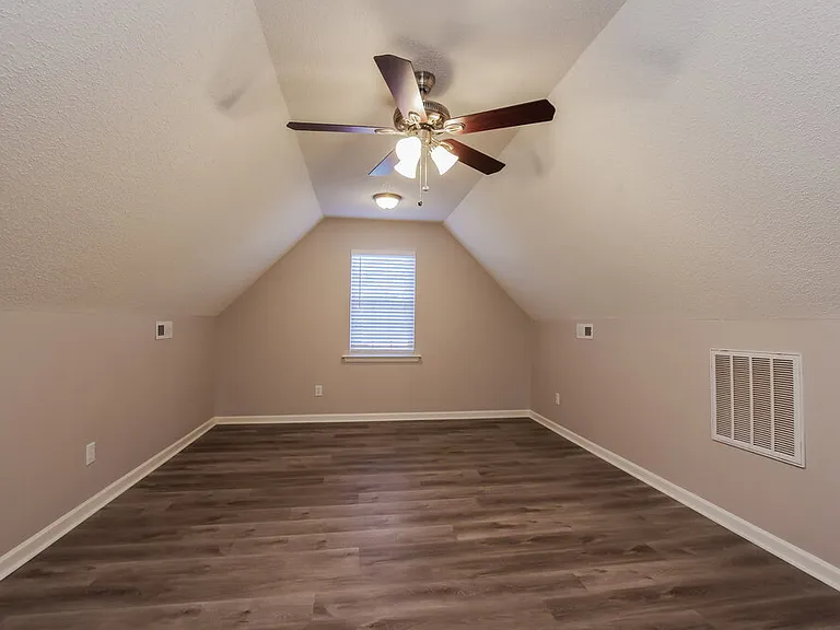 4020 River Falls Dr — Photo 13