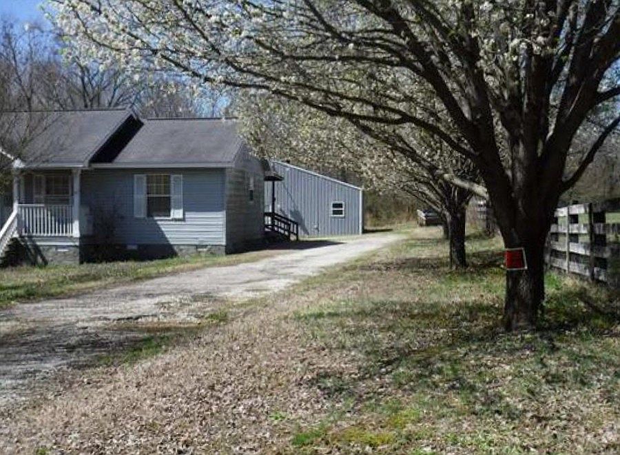 2nd image of 1005 Burrowtown Rd