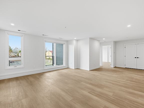 4th image of 95 Caledonia Rd #508