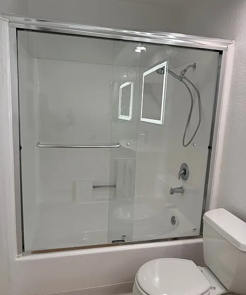 Canoga Luxury Apartments — Photo 32