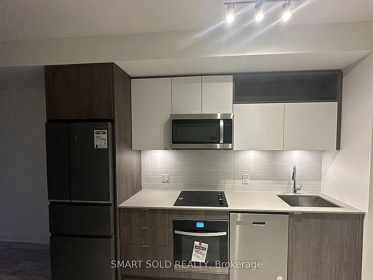 70 Princess St #607-E — Photo 6