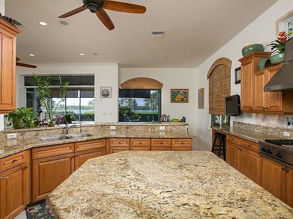 4th image of 1293 W Island Club Sq