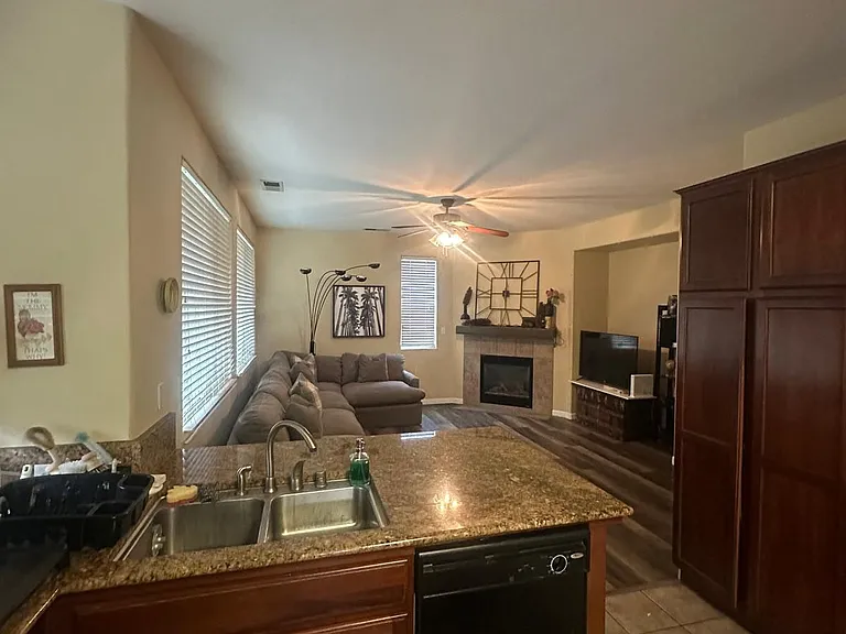 3057 N Tilden St — Photo 3