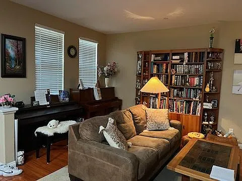 3 bed, 2.5 bath, 1478 sqft, $4,600 — Photo 4