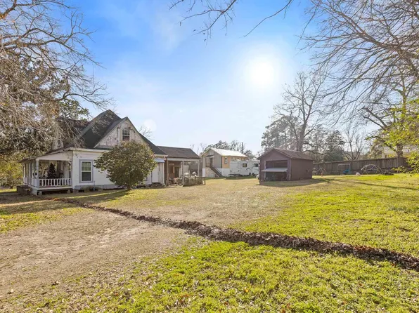 304 W Wheat St, Woodville, TX 75979