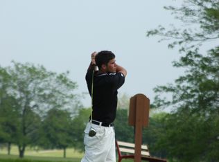 270 Castle Ter, Fontana, WI 53125