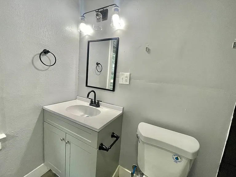 5631 Park Ave — Photo 15