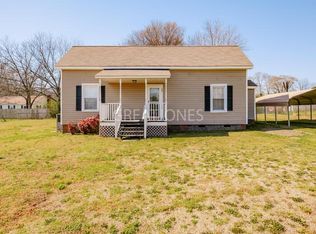 132 S Oakland St, Cowpens, SC 29330