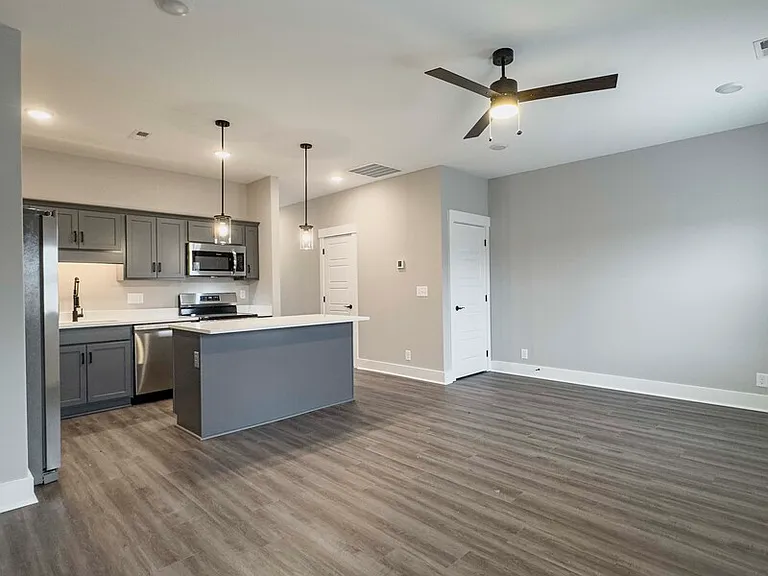 406 Jonathan Wade Cir — Photo 8