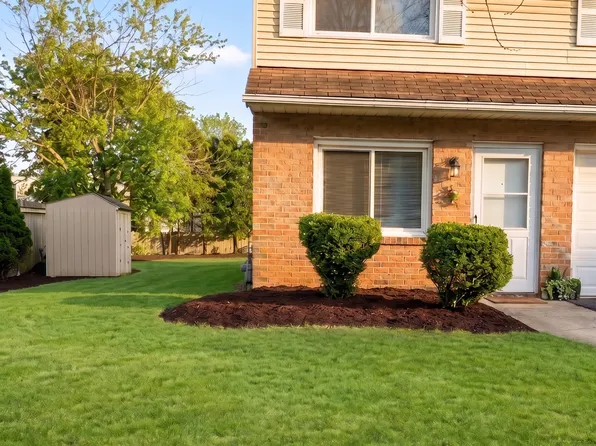 1736 Markham Dr, Bethlehem, PA 18017