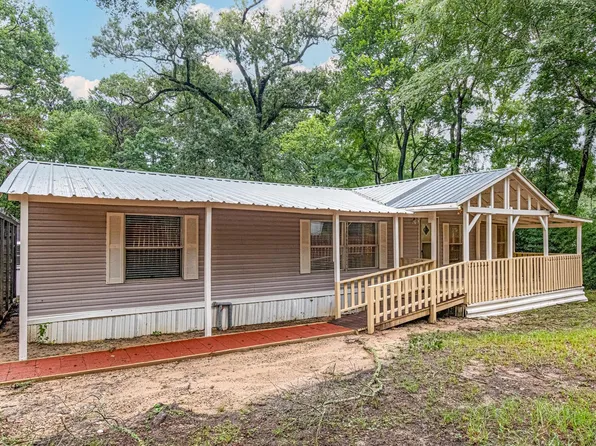 121 Circle Oak St, Pointblank, TX 77364