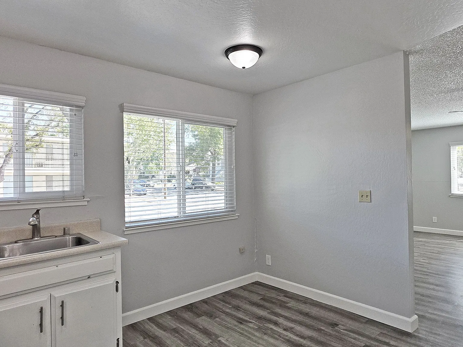 2 bed, 1000 sqft, $1,995 — Photo 4