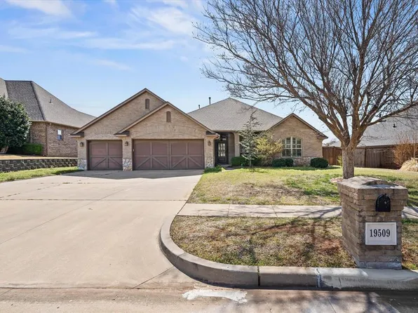 19509 Crest Ridge Dr, Edmond, OK 73012