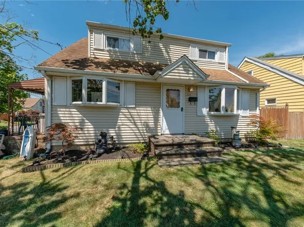 319 Herbert Ave, Old Bridge, NJ 08857