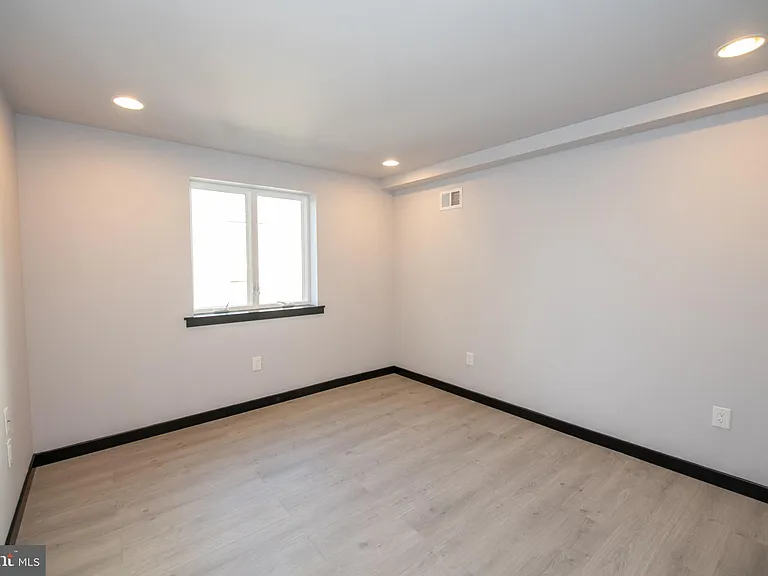 1512 S Beulah St — Photo 10