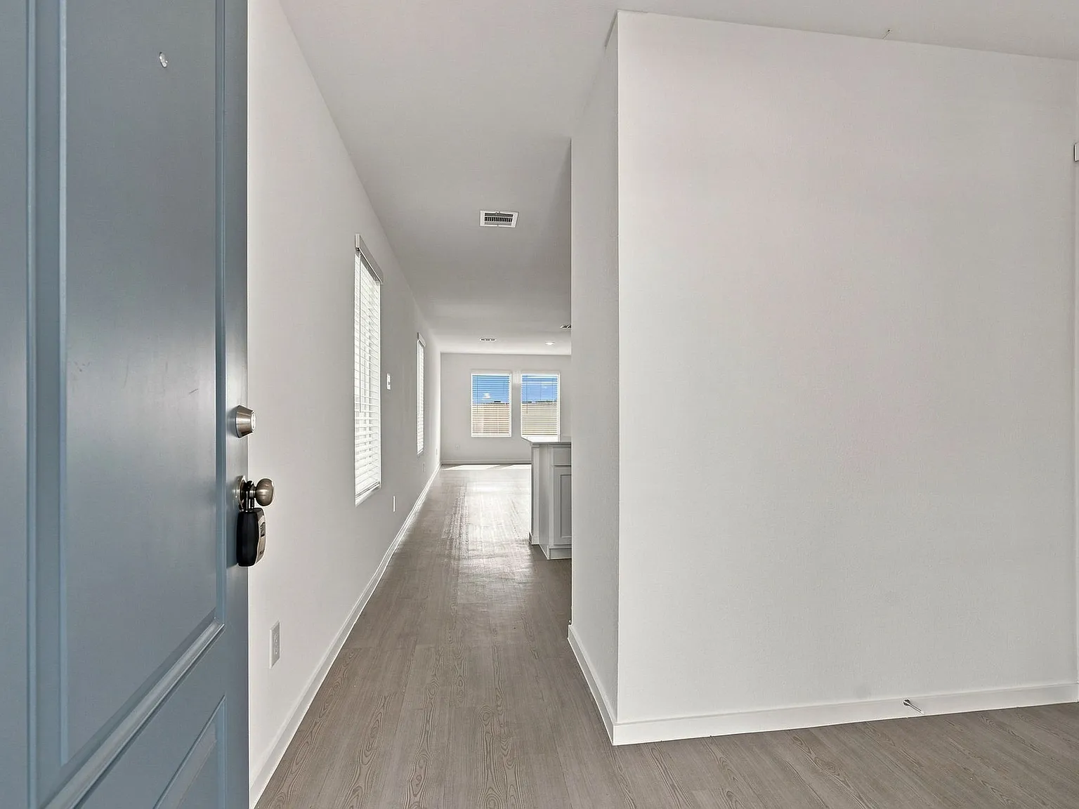 4 bed, 1867 sqft, $1,995 — Photo 4