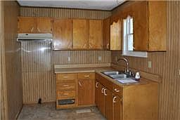 3rd image of 371 Treeland Dr