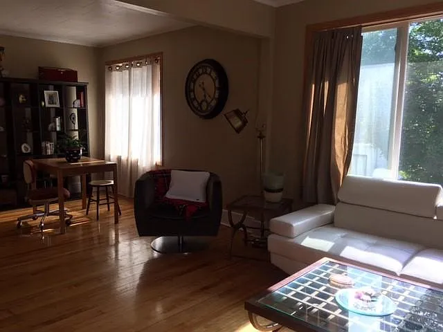 2 bed, 1000 sqft, $1,350 — Photo 2