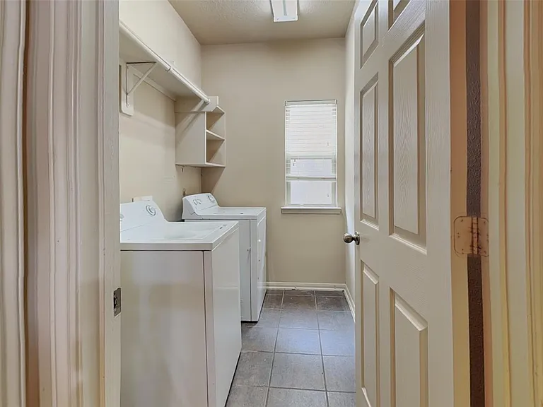 1411 Cameron Park Ln — Photo 19