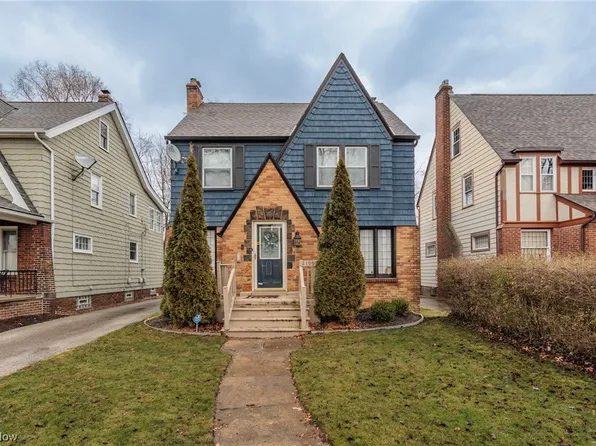 2199 Cranston Rd, University Heights, OH 44118