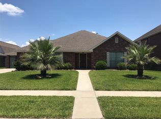 6827 Travis St, Manvel, TX 77578