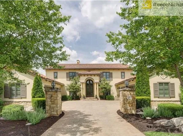 10832 W 140th St, Overland Park, KS 66221