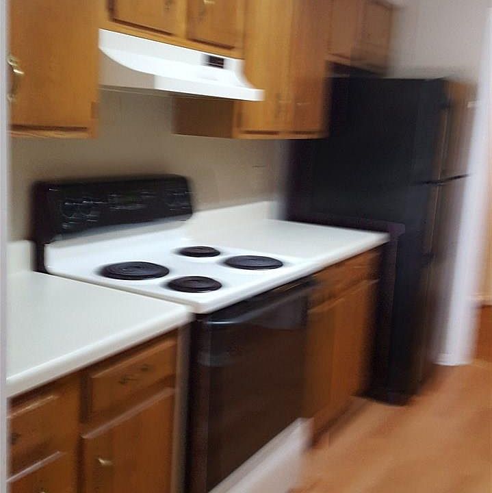 2nd image of 920 Brookside Pl