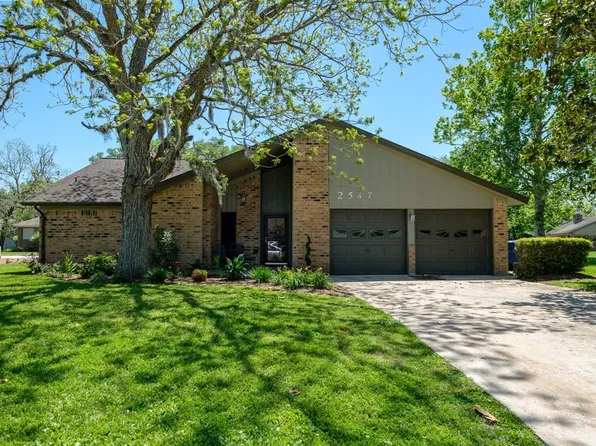 2547 Pinehurst Dr, West Columbia, TX 77486