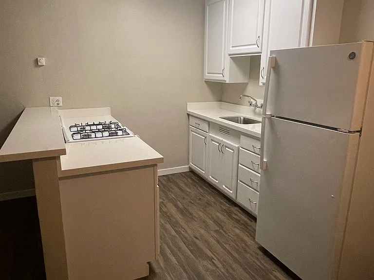 1409 T St #8 — Photo 7