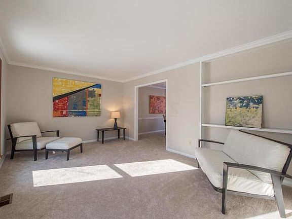 5th image of 615 Millwood Ct