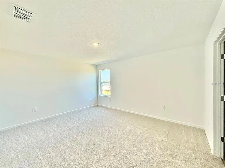 3783 NE 30th Ter — Photo 11