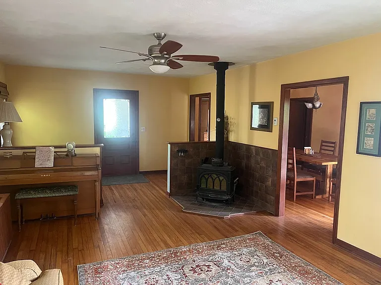 165 E Miller Rd — Photo 4