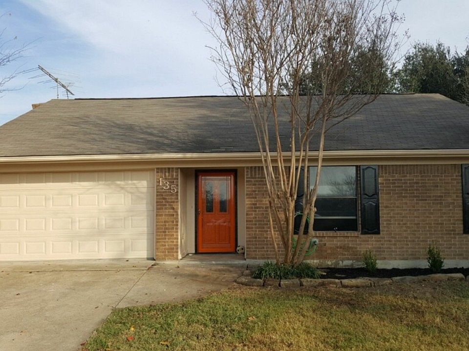 1st image of 135 Teakwood Dr