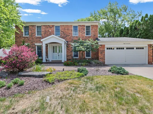871 Spartan Dr, Rochester Hills, MI 48309