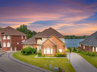 2651 Erma Dr, Shelby Township, MI 48317