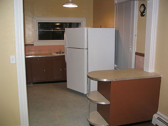 40 Yeoman St. Kitchen