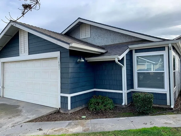 1403 E Sunnyview Ave — Photo 2